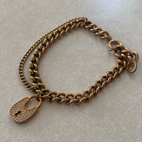 Michael Kors signed stamped gold curb link pavé rhinestone lock charm bracelet - Picture 2 of 9